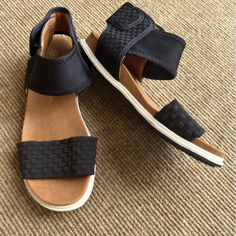 Bernie Mev “Bianca” sandals.  Size 38.  Black.